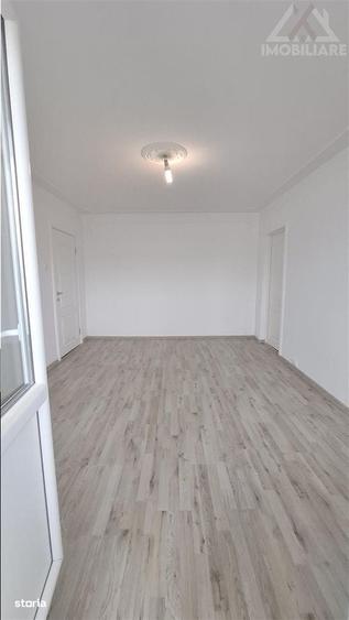 Apartament cu 3 camere semidecomandat în Alexandru cel Bun