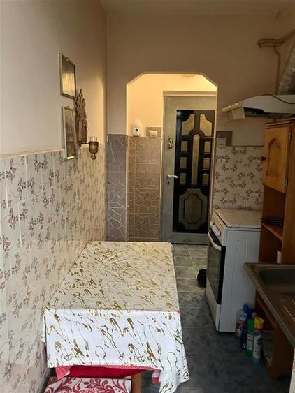Apartament cu 2 camere semidecomandat, mobilat în Podu Roș