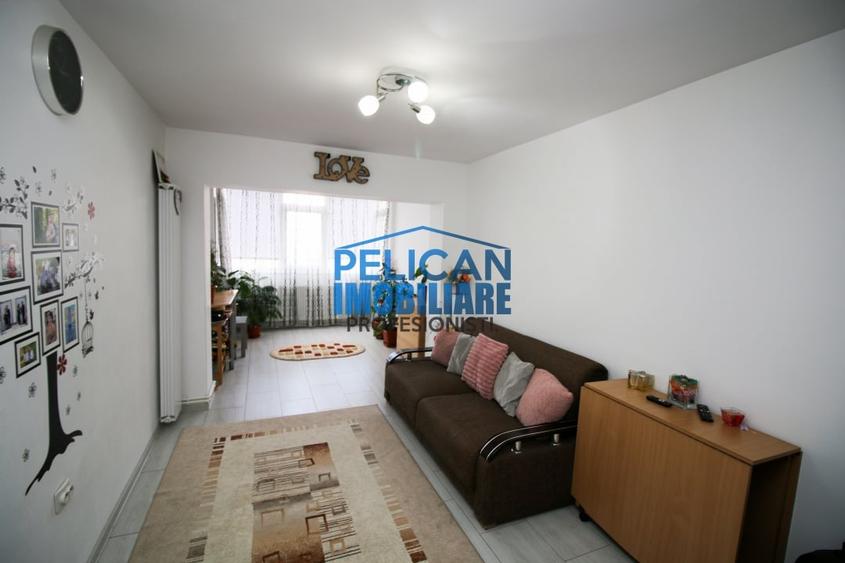 Apartament cu 4 camere decomandat, mobilat în Central