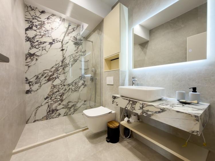 Apartament cu 2 camere semidecomandat, mobilat în Faleza Nord