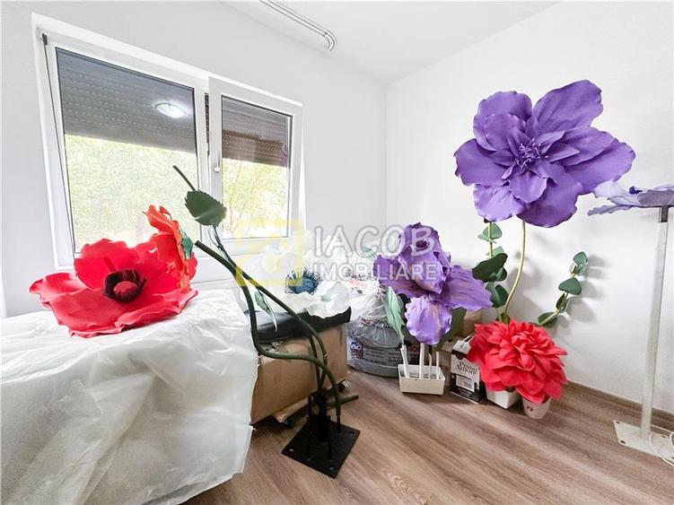 Apartament cu 3 camere decomandat în Milcov