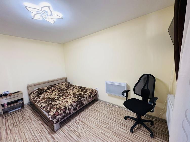 Apartament cu 3 camere decomandat, mobilat în Florești