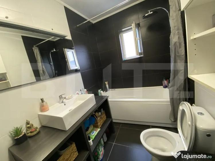 Apartament cu 4 camere decomandat în Central