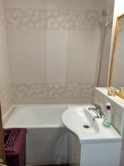 Apartament cu 3 camere în Gheorghe Doja