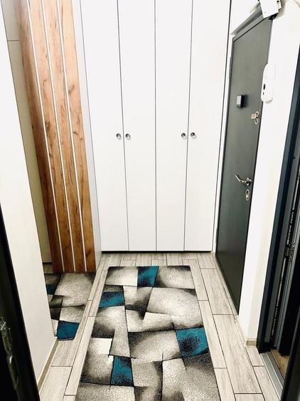 Apartament cu 3 camere decomandat în Crâng