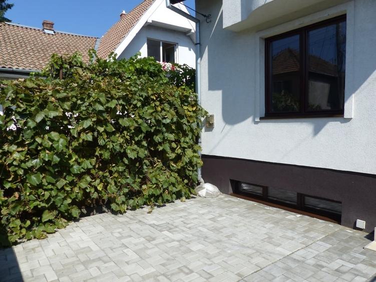 Casă individuală cu 5 camere cu Canalizare în Libertății