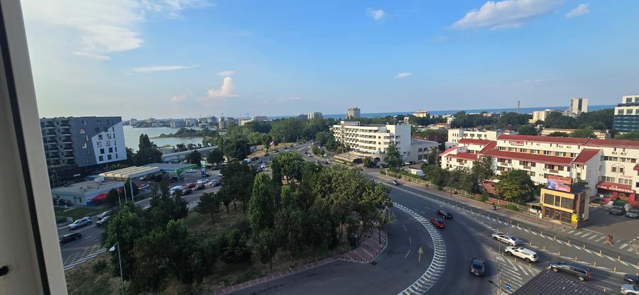 Apartament cu 2 camere decomandat, mobilat în Sat Vacanță