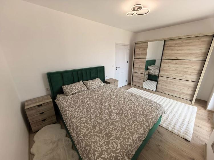 Inchiriez penthouse cu terasa 45m2 - 8