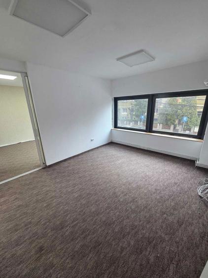 Inchiriez spatiu pentru birouri+spatiu comercial - 2