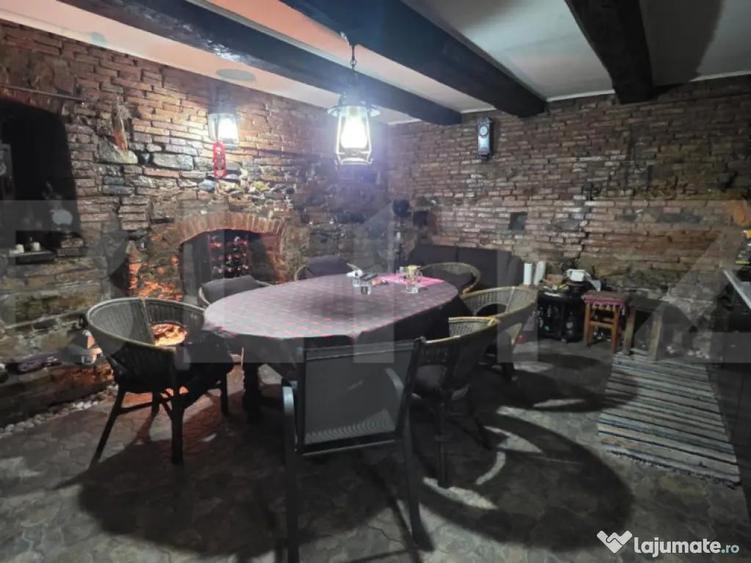 Oportunitate - Casa in zona centrala - 2