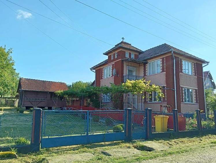 Casă cu 3 camere în Țagu