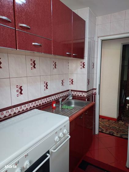 Zona Catedrala - apartament cu 2 camere decomandate, etaj 2, boxa mare - 1