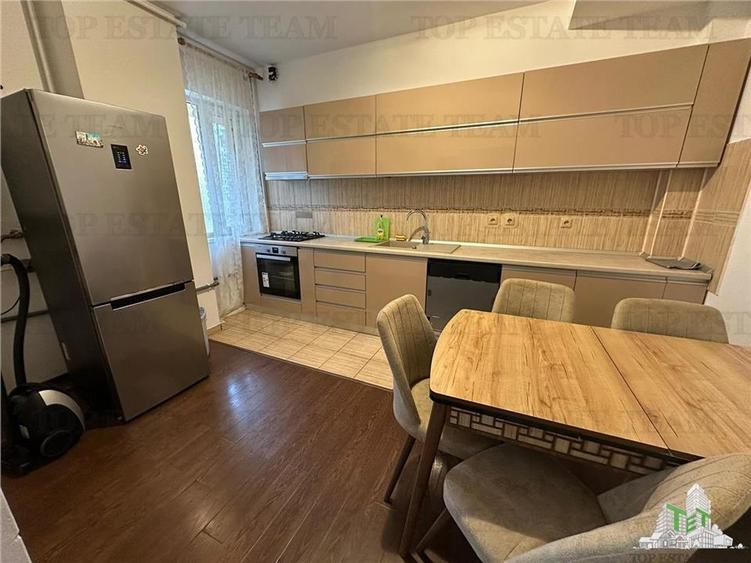 Apartament 3 camere de vanzare in zona  Doi Cocosi - 6