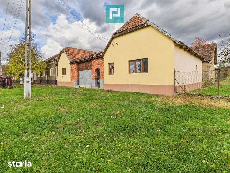 Casă cu 4 camere cu Teren 1080 Mp în Dezna