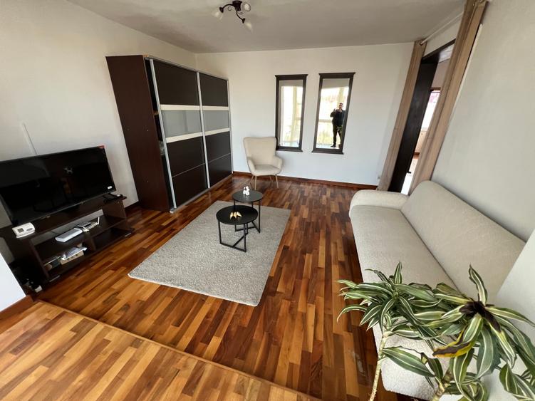 Apartament cu 3 camere în Mihai Viteazul