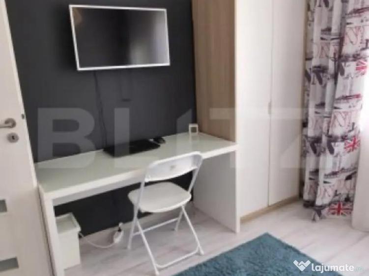 Proprietate Exclusivista: 2 Case, Piscina ?i Teren de Ten - 18