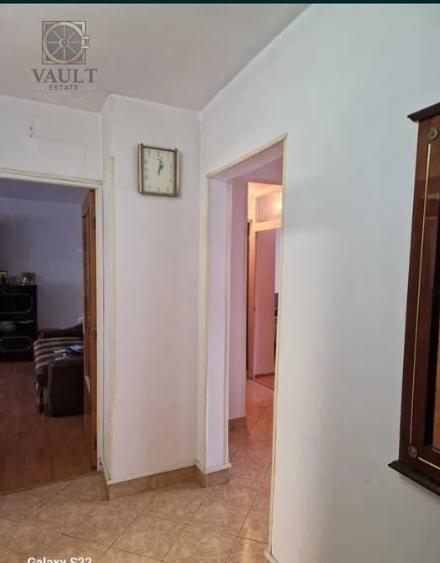 Apartament 3 camere - DECOMANDAT - zona RAHOVA - 4