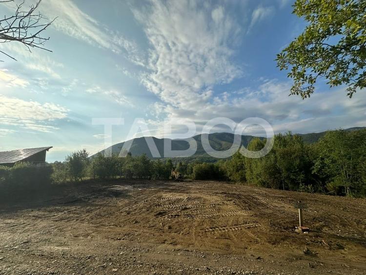 Teren Construcții intravilan de 2039 mp, în Cisnădioara