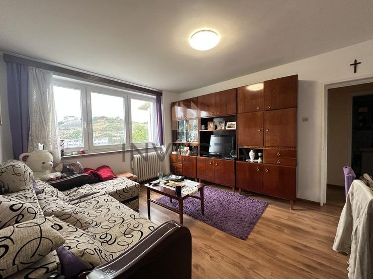 3 camere/Zona Liceului Onisifor Ghibu - 1