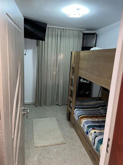 Apartament 3 camere etaj 2 decomandat la cheie - 1