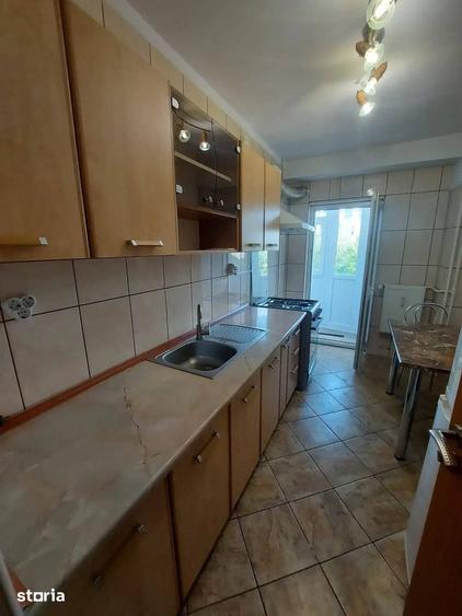 Apartament cu 2 camere decomandat în Victoriei