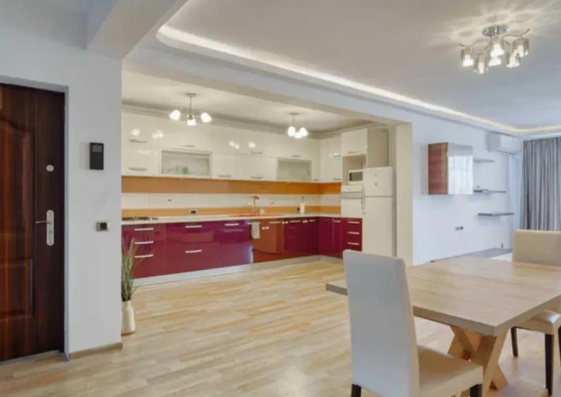 Apartament 3 camere, decomandat - zona Tractorul - 7