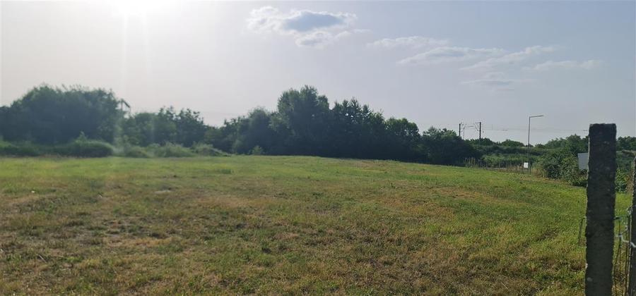 Inchiriem langa noul Liceu Baptist, str. principala 3.500mp, front cca. 80ml - 3