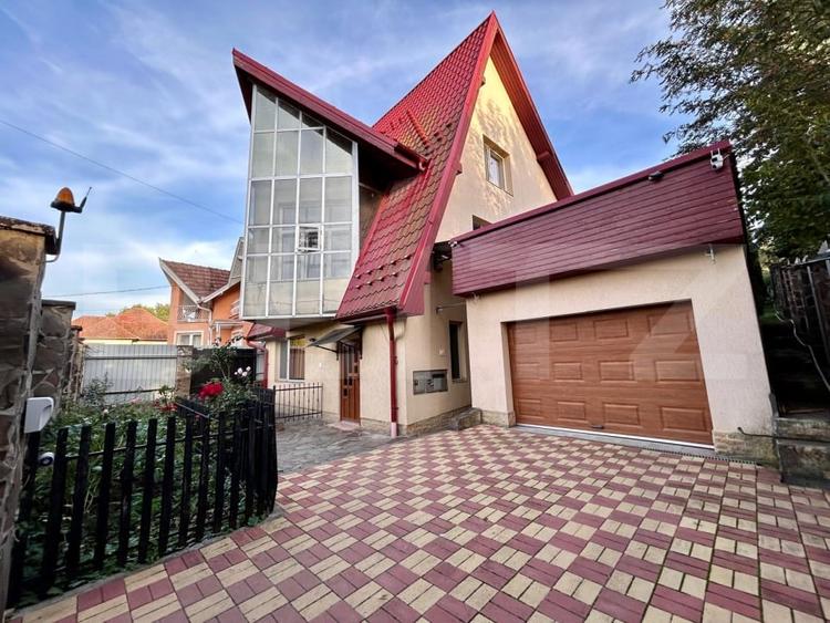 Casa moderna cu design deosebit,situata intr-o zona linistita. - 2