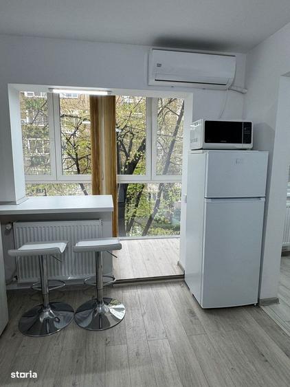 Ofer spre inchiriere garsoniera moderna, complet utilata. - 2