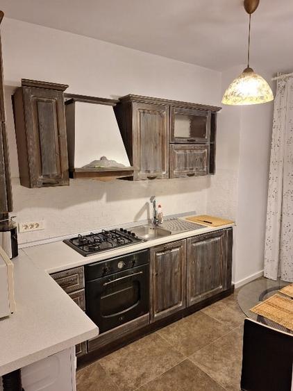 Apartament ultracentral 2 camere, proaspăt renovat, loc de parcare - 1