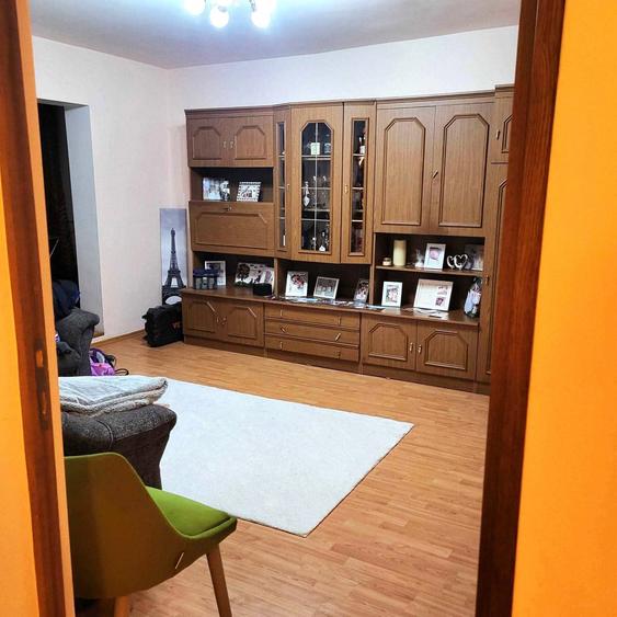 Apartament cu 4 camere decomandate, 85mp, etaj intermediar, finisat, mobilat si utilat, cu beci, 2 b - 1