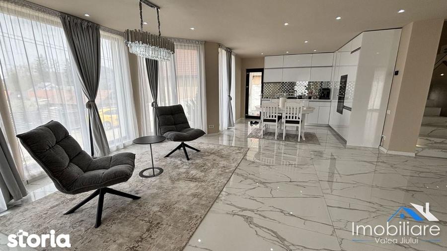 Casa / Pensiune exclusivista - Petrila (Bratianu) | 4 camere cu baie - 11