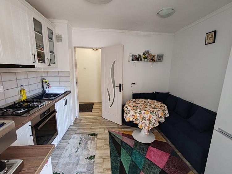 Apartament 2 camere mobilat si utilat zona Tractorul - 8