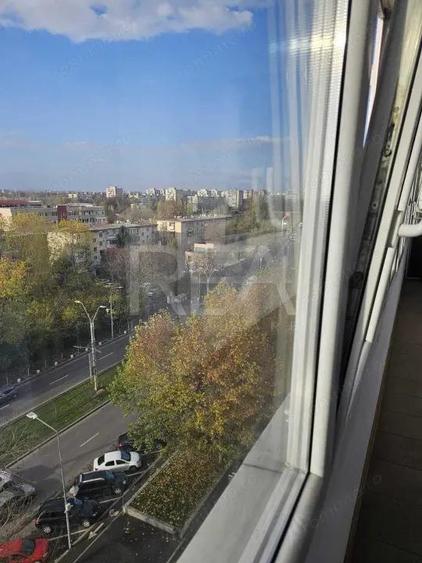 Apartament 3 Camere , Decomandat , Soseaua Giurgiului - 1