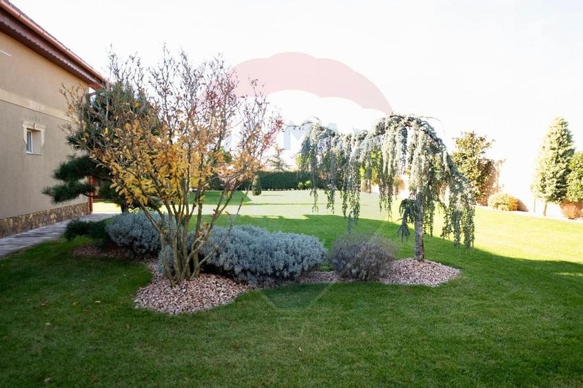 Casă impresionanta cu teren 2700mp garaj 2 masini si terasa-Madaras - 9