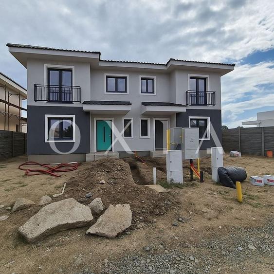 AX1046 Giroc, Zona Esso, 1/2 Duplex Cu 5 Camere - 1