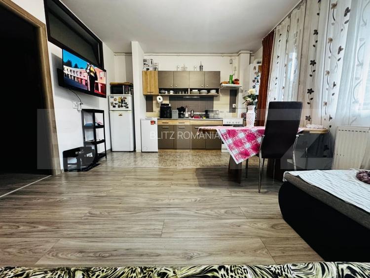 Apartament cu 3 camere, 54 mp, parter inalt, balcon, parcare, zona Metro