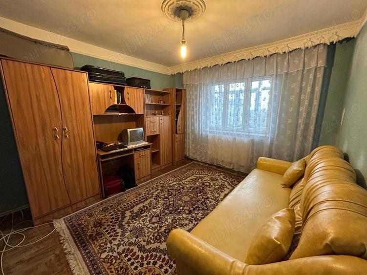 Proprietar - Apartament cu 3 camere, 94 mp, zona TRAIAN - PRIMARIE; PRET FIX - 10