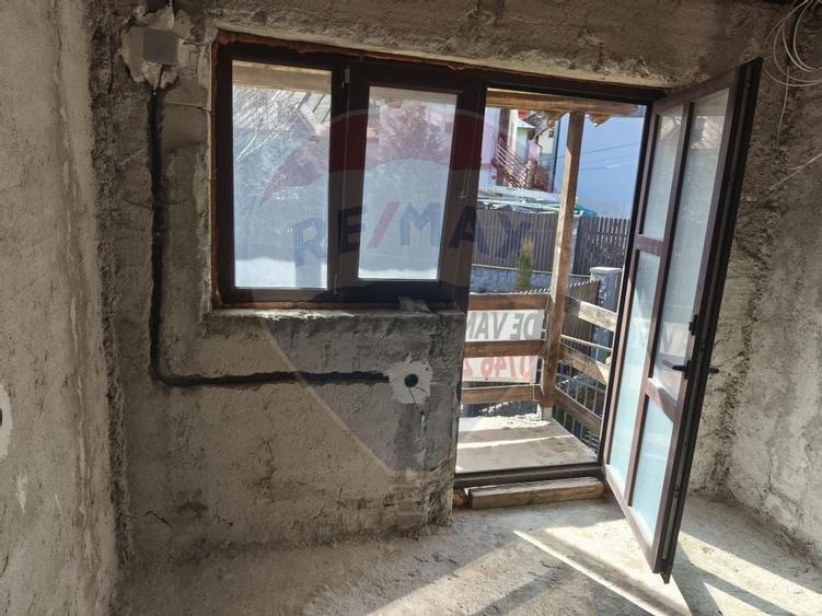 Casă / Vilă cu 5 camere de vânzare în zona Poiana Tapului - 9