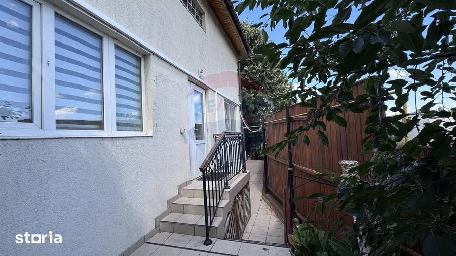 Casă cu 7 camere cu Teren 607 Mp în Central