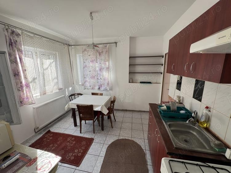 Casă cu 4 camere cu Teren 400 Mp în Semicentral