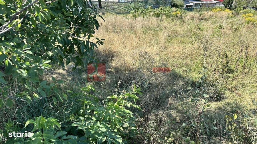 Teren de 1960 mp, în Central