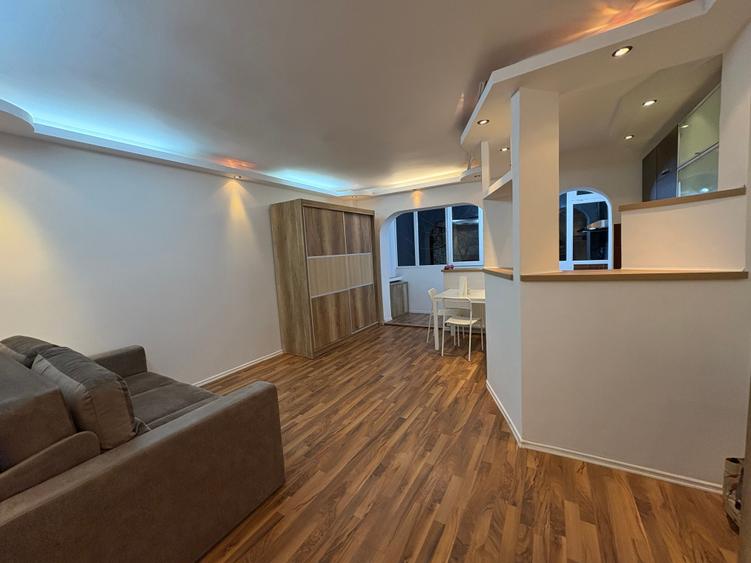 Universitatea Titu Maiorescu - Metrou - Parc IOR - 1