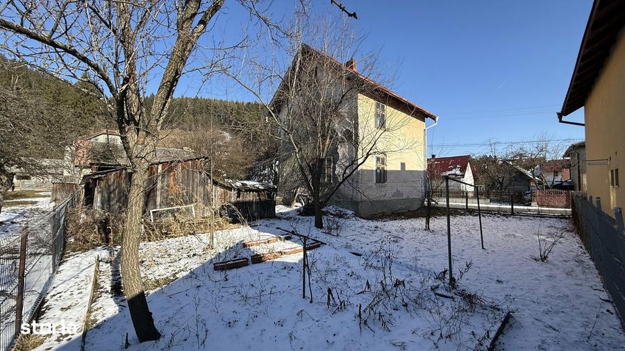 Casa veche ?i teren 373 mp , zona buna in Campulung Moldovenesc - 7