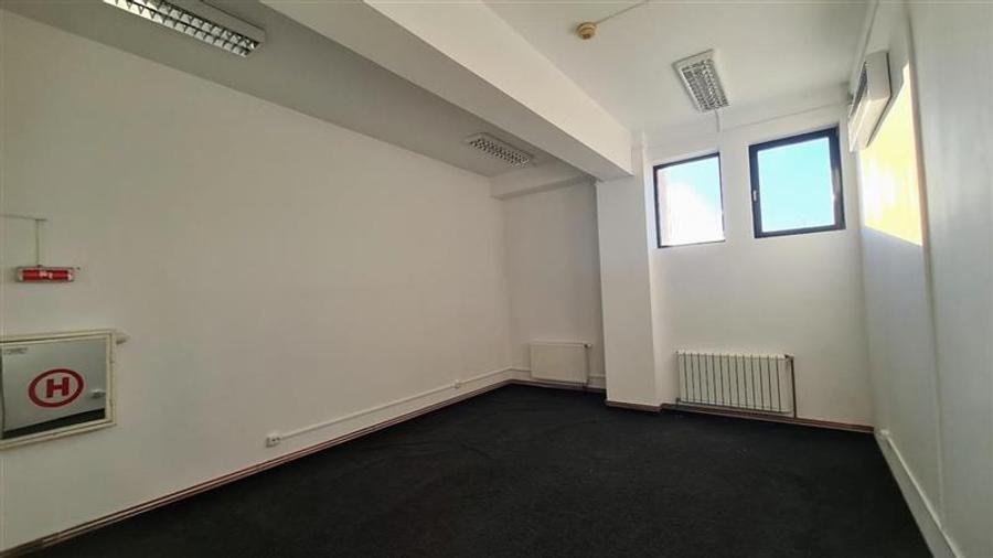 Spatiu show room, 1500 mp , parcare , Calea Lugojului - 1