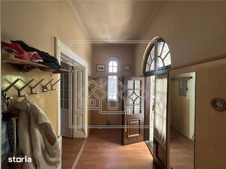 Casa cu curte comuna, 53 mp utili + pivnita amenajata - Piata Cluj - 7