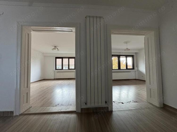 Casa ultracentrala cu curte ?i garaj | Confort premium in inima Oradiei - 20