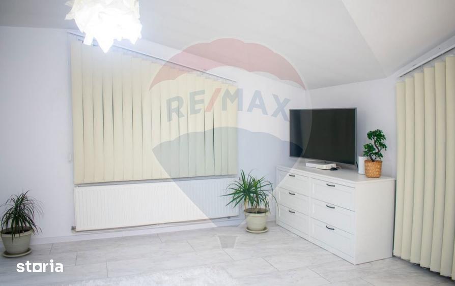 Casa / Vila cu 5 camere de vanzare - 3