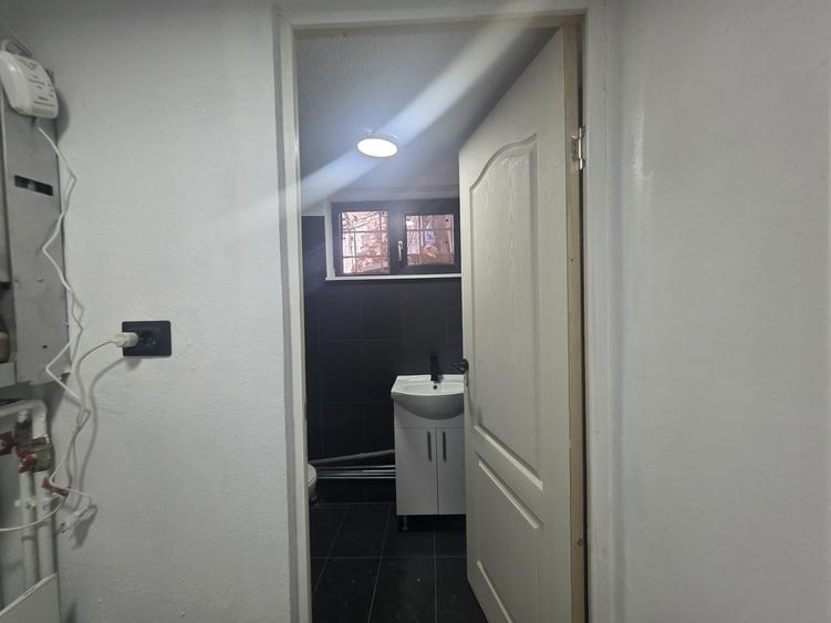 Inchiriez spatiu depozitare demisol Gemenii - 5