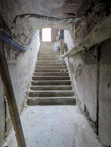 Vand apartament cu 3 camere pe Str Independentei - 6